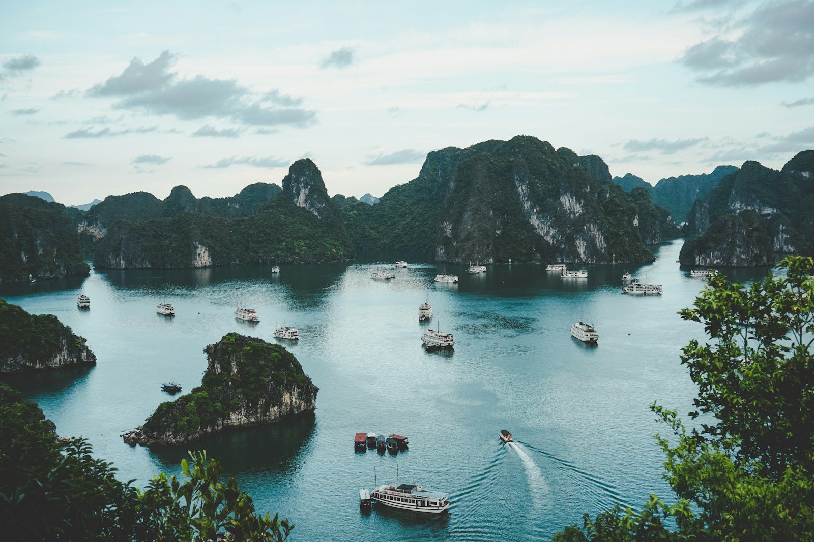 Vietnam Travel Guide: Hanoi, Da Nang & Ho Chi Minh City