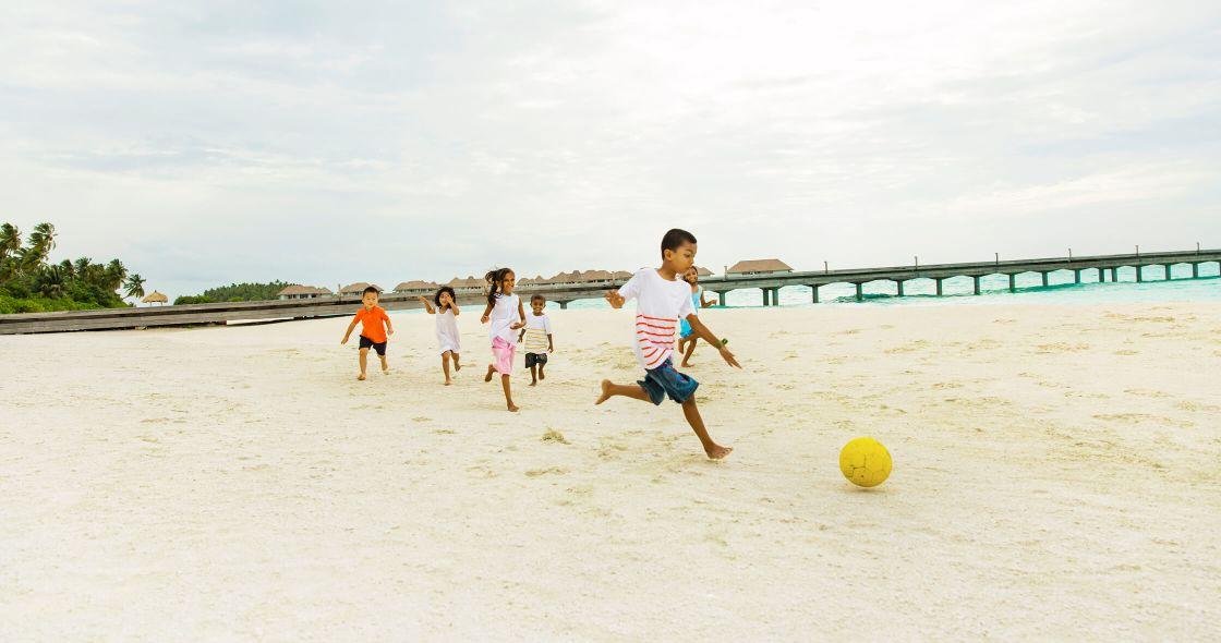 Maldives Family Paradise – Beaches, Dolphin Cruise & Island Adventure